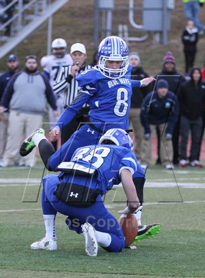 Thumbnail 1 in Middletown vs. Darien (CIAC Class L Semifinal) photogallery.