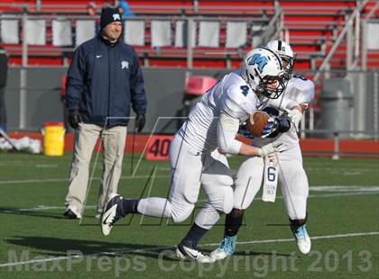 Thumbnail 2 in Middletown vs. Darien (CIAC Class L Semifinal) photogallery.