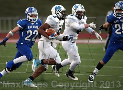 Thumbnail 1 in Middletown vs. Darien (CIAC Class L Semifinal) photogallery.
