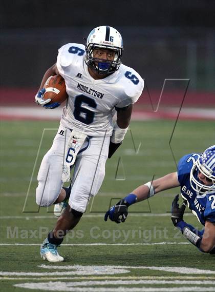 Thumbnail 2 in Middletown vs. Darien (CIAC Class L Semifinal) photogallery.