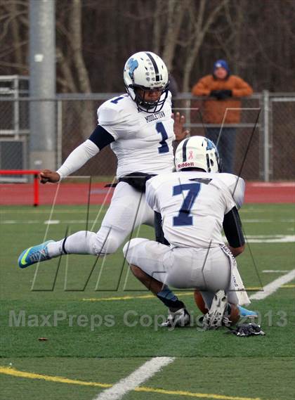 Thumbnail 3 in Middletown vs. Darien (CIAC Class L Semifinal) photogallery.