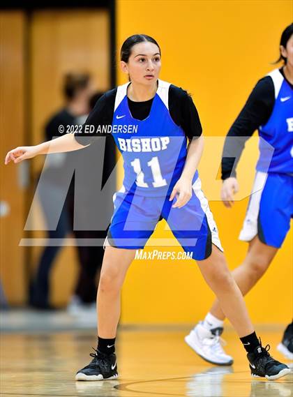 Thumbnail 1 in Churchill County vs. Bishop Union (Serpent Classic) photogallery.
