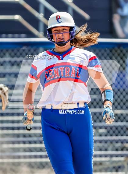 Thumbnail 3 in Jefferson vs Davenport Central (Jefferson Varsity Classic) photogallery.