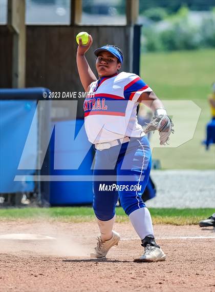 Thumbnail 3 in Jefferson vs Davenport Central (Jefferson Varsity Classic) photogallery.