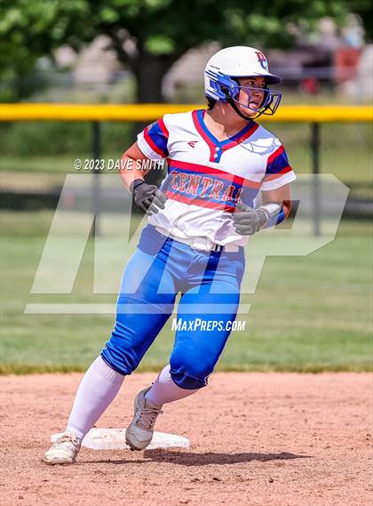 Thumbnail 3 in Jefferson vs Davenport Central (Jefferson Varsity Classic) photogallery.