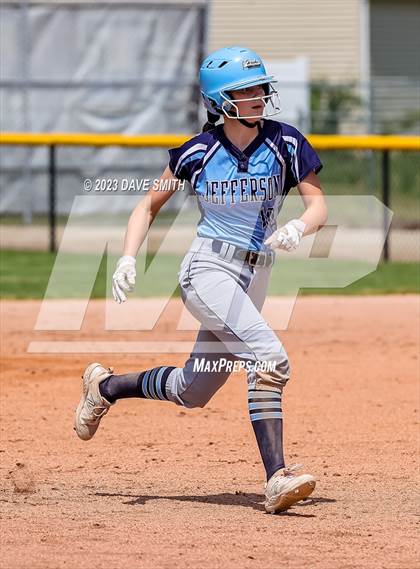 Thumbnail 2 in Jefferson vs Davenport Central (Jefferson Varsity Classic) photogallery.