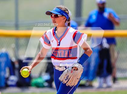 Thumbnail 3 in Jefferson vs Davenport Central (Jefferson Varsity Classic) photogallery.