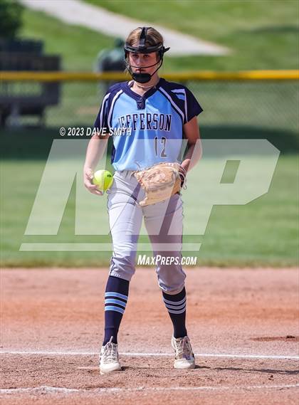 Thumbnail 2 in Jefferson vs Davenport Central (Jefferson Varsity Classic) photogallery.