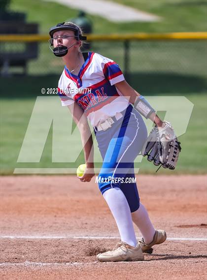 Thumbnail 1 in Jefferson vs Davenport Central (Jefferson Varsity Classic) photogallery.