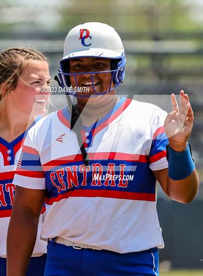 Thumbnail 1 in Jefferson vs Davenport Central (Jefferson Varsity Classic) photogallery.