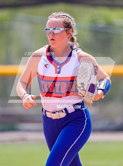 Thumbnail 1 in Jefferson vs Davenport Central (Jefferson Varsity Classic) photogallery.