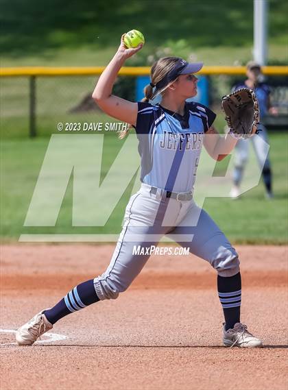 Thumbnail 2 in Jefferson vs Davenport Central (Jefferson Varsity Classic) photogallery.