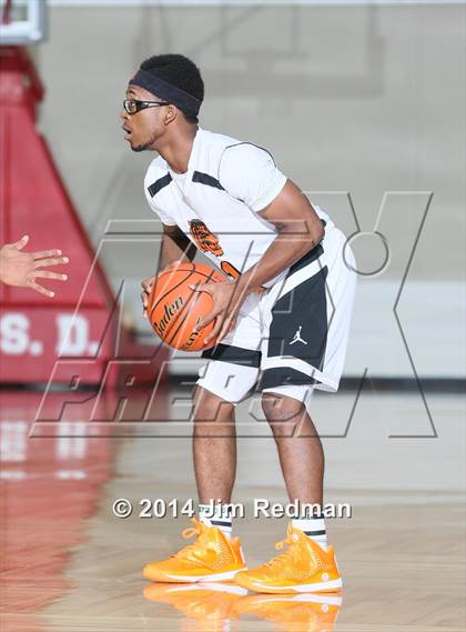 Thumbnail 1 in Duncanville vs. Lancaster (McDonald's Texas Invitational) photogallery.