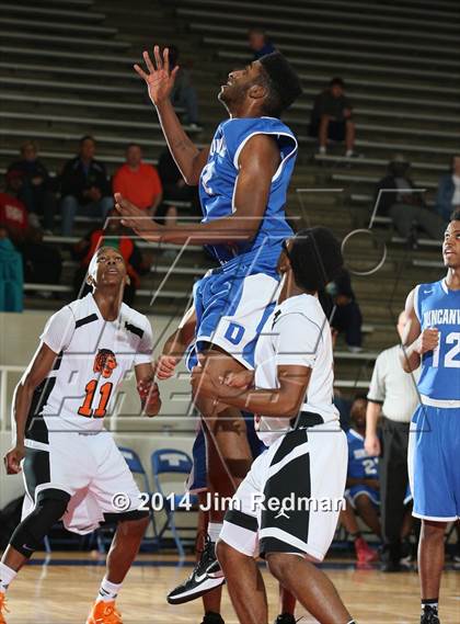 Thumbnail 2 in Duncanville vs. Lancaster (McDonald's Texas Invitational) photogallery.
