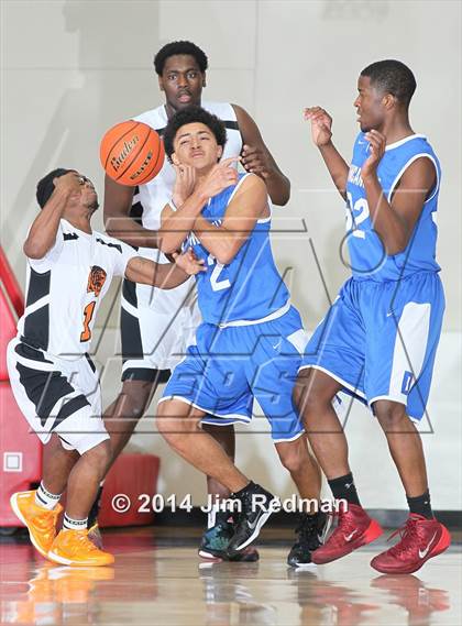 Thumbnail 1 in Duncanville vs. Lancaster (McDonald's Texas Invitational) photogallery.