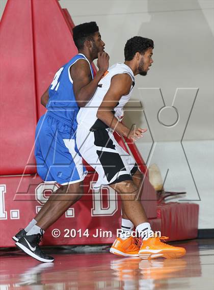 Thumbnail 2 in Duncanville vs. Lancaster (McDonald's Texas Invitational) photogallery.