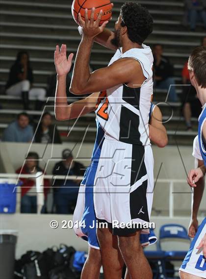 Thumbnail 2 in Duncanville vs. Lancaster (McDonald's Texas Invitational) photogallery.