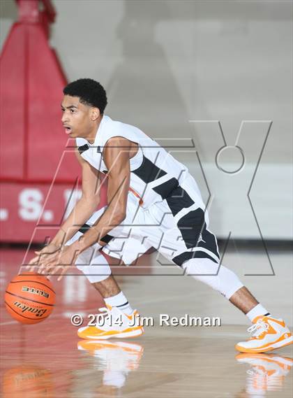 Thumbnail 2 in Duncanville vs. Lancaster (McDonald's Texas Invitational) photogallery.