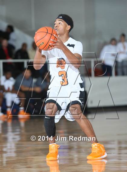 Thumbnail 1 in Duncanville vs. Lancaster (McDonald's Texas Invitational) photogallery.