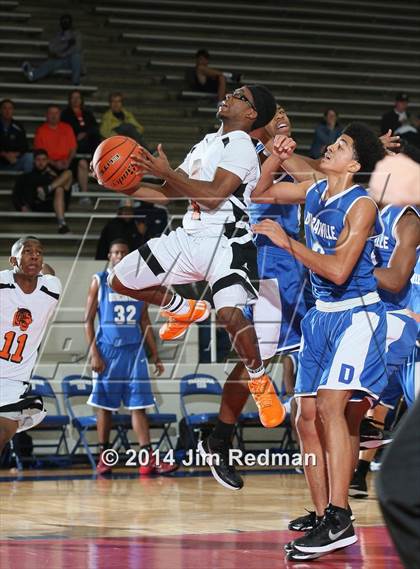 Thumbnail 2 in Duncanville vs. Lancaster (McDonald's Texas Invitational) photogallery.