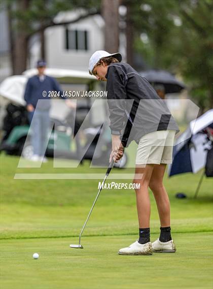 Thumbnail 1 in NCHSAA 4A Finals (Round 2) photogallery.