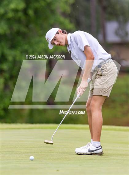 Thumbnail 2 in NCHSAA 4A Finals (Round 2) photogallery.