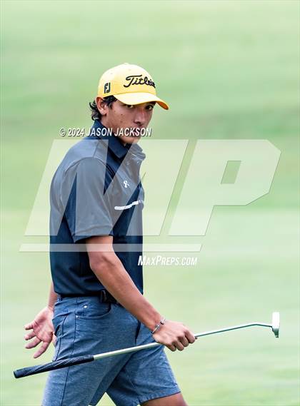 Thumbnail 2 in NCHSAA 4A Finals (Round 2) photogallery.