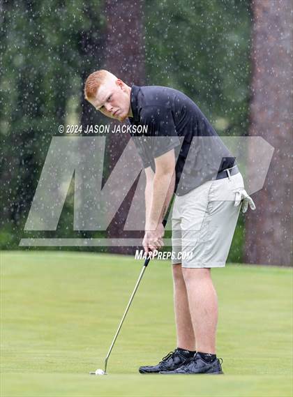 Thumbnail 2 in NCHSAA 4A Finals (Round 2) photogallery.