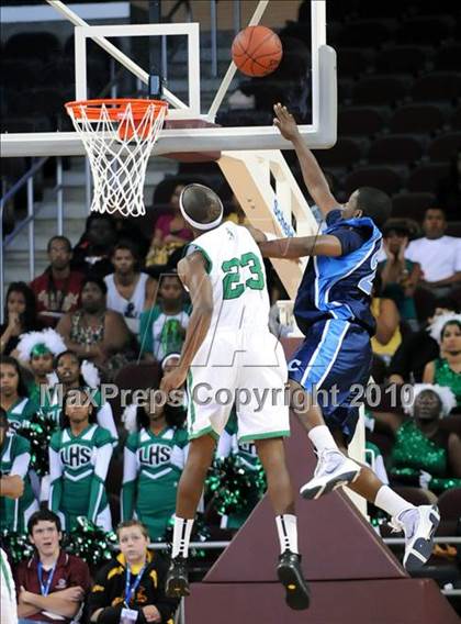 Thumbnail 3 in Compton vs. Lincoln (CIF SoCal D2 Final) photogallery.