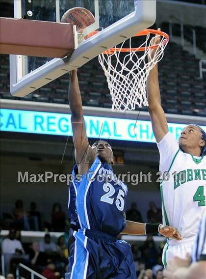 Thumbnail 1 in Compton vs. Lincoln (CIF SoCal D2 Final) photogallery.