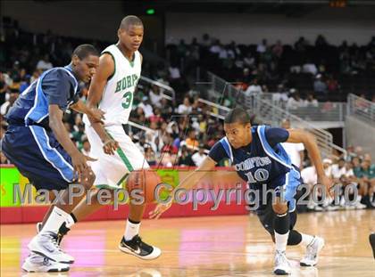 Thumbnail 3 in Compton vs. Lincoln (CIF SoCal D2 Final) photogallery.