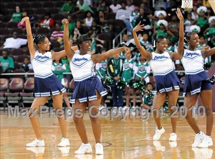 Thumbnail 2 in Compton vs. Lincoln (CIF SoCal D2 Final) photogallery.