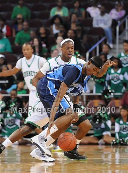 Thumbnail 3 in Compton vs. Lincoln (CIF SoCal D2 Final) photogallery.