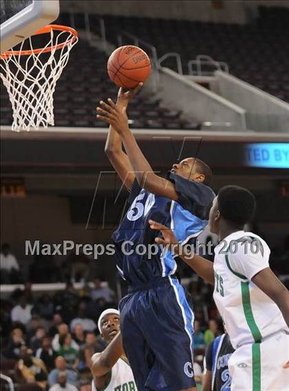 Thumbnail 1 in Compton vs. Lincoln (CIF SoCal D2 Final) photogallery.