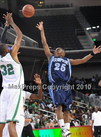Thumbnail 2 in Compton vs. Lincoln (CIF SoCal D2 Final) photogallery.