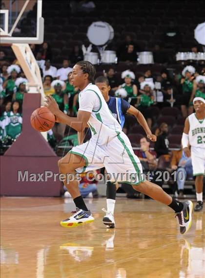 Thumbnail 1 in Compton vs. Lincoln (CIF SoCal D2 Final) photogallery.