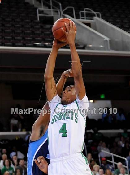 Thumbnail 3 in Compton vs. Lincoln (CIF SoCal D2 Final) photogallery.