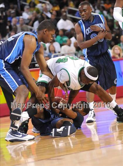 Thumbnail 2 in Compton vs. Lincoln (CIF SoCal D2 Final) photogallery.
