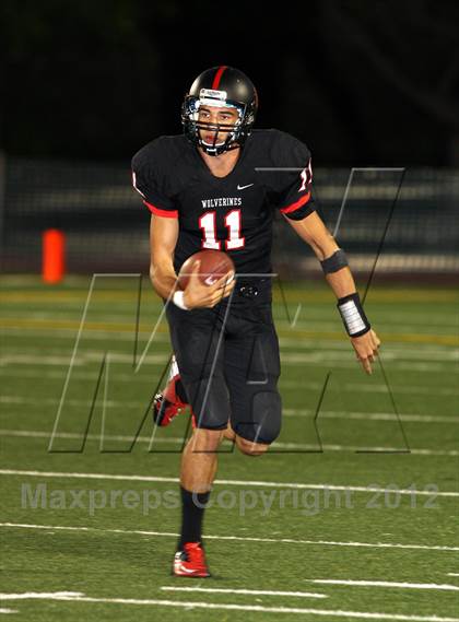 Thumbnail 2 in North Hollywood vs. Harvard-Westlake photogallery.
