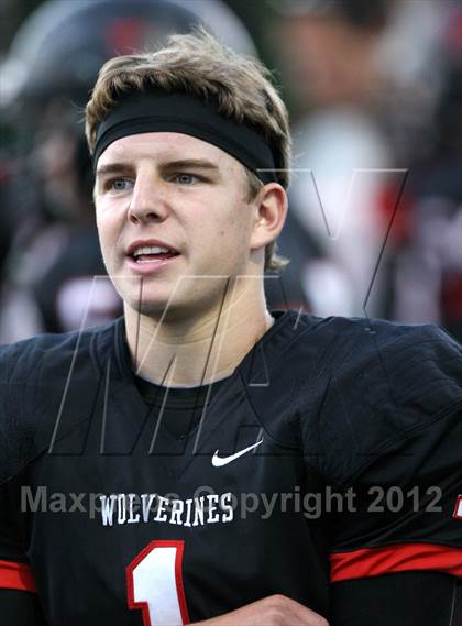 Thumbnail 3 in North Hollywood vs. Harvard-Westlake photogallery.