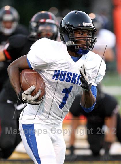 Thumbnail 3 in North Hollywood vs. Harvard-Westlake photogallery.