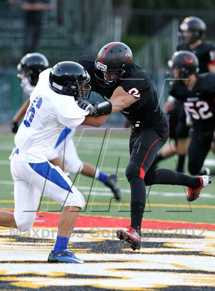 Thumbnail 3 in North Hollywood vs. Harvard-Westlake photogallery.