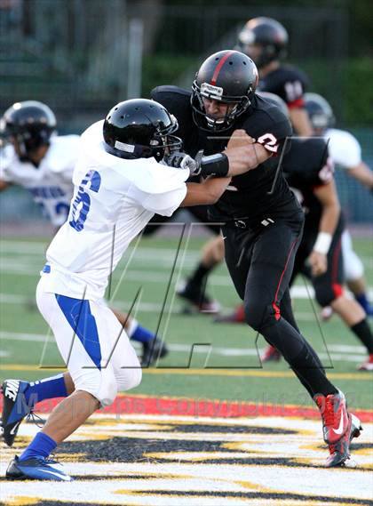 Thumbnail 2 in North Hollywood vs. Harvard-Westlake photogallery.