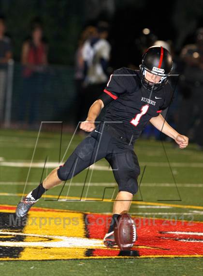 Thumbnail 3 in North Hollywood vs. Harvard-Westlake photogallery.