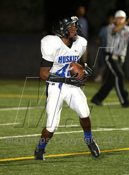 Thumbnail 2 in North Hollywood vs. Harvard-Westlake photogallery.