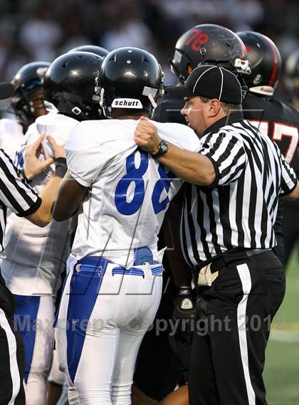 Thumbnail 1 in North Hollywood vs. Harvard-Westlake photogallery.