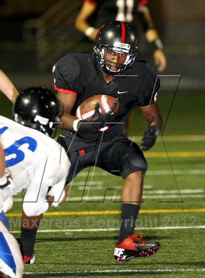 Thumbnail 2 in North Hollywood vs. Harvard-Westlake photogallery.