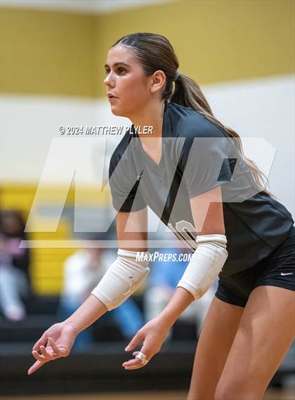 Thumbnail 3 in Cleveland vs Gray's Creek (NCHSAA 4A Second Round) photogallery.