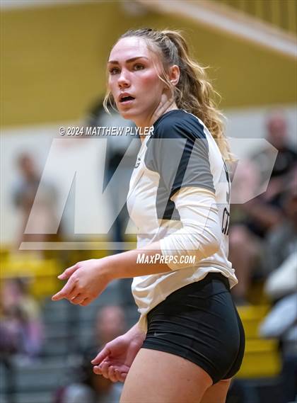 Thumbnail 3 in Cleveland vs Gray's Creek (NCHSAA 4A Second Round) photogallery.