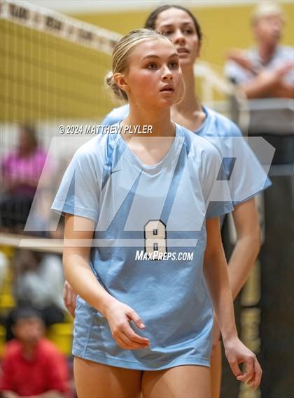Thumbnail 3 in Cleveland vs Gray's Creek (NCHSAA 4A Second Round) photogallery.